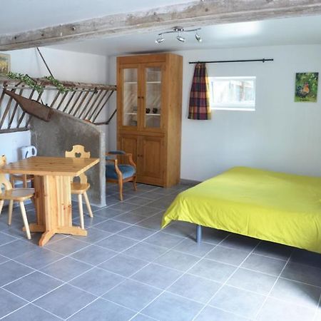 La Petite Ferme Bed and Breakfast Mazé Exteriör bild